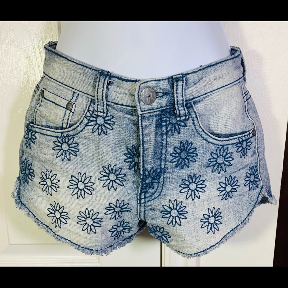 Vanilla Star Junior Shorts Size 1 Daisy Dukes
